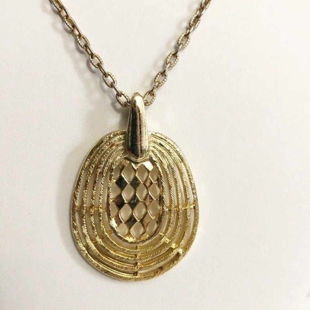 Filigree Oval Pendant Necklace Gold Tone